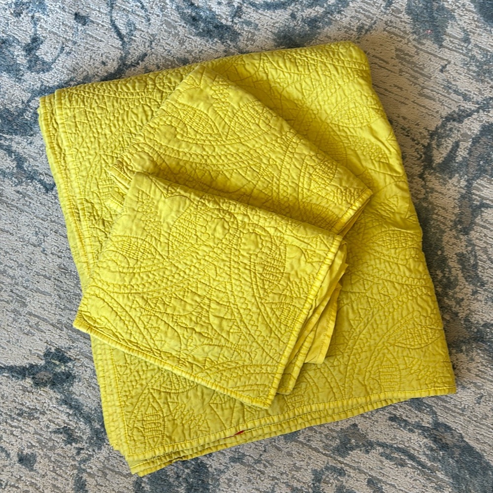 Opalhouse yellow bedspread quilt and pillowcases - Full / Queen